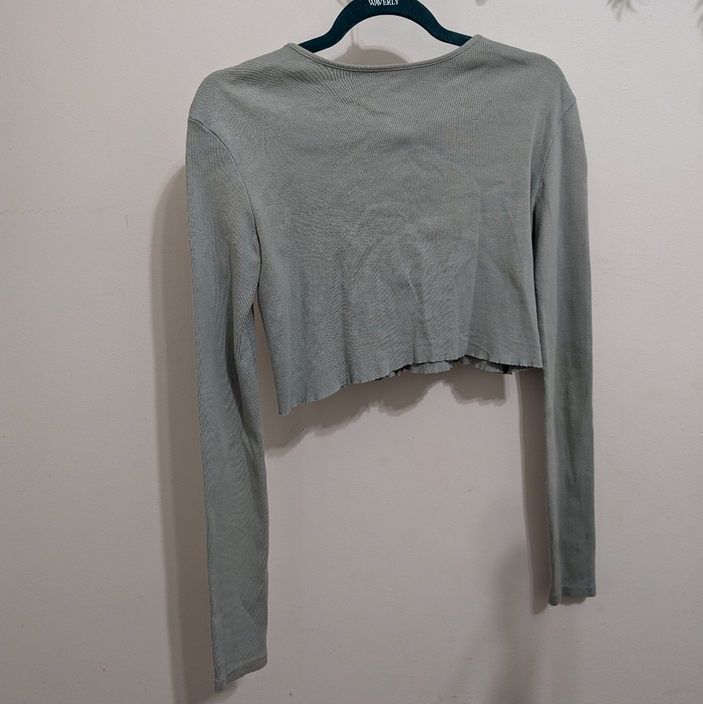 Brandy Melville Cropped Cardigan - Picture 2 of 5